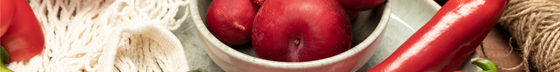 Rotes Obst und Gemüse