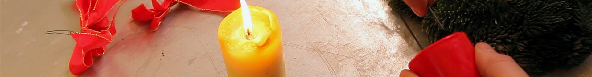 Dekoration - Anfertigen eines Weihnachtskranzes (thumbnail) Dekoration - Anfertigen eines Weihnachtskranzes (thumbnail)